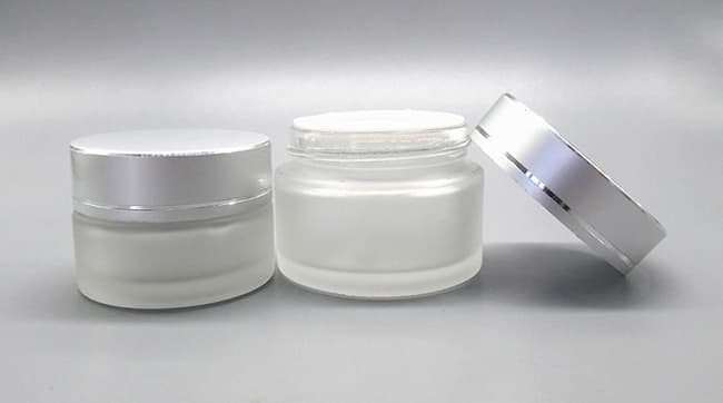 Bao bì của sản phẩm mỹ phẩm là vật liệu được làm từ những nguyên liệu tương thích
