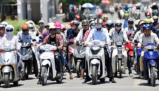 Làm việc căng thẳng, nhiều khói bụi, chăm sóc da không đúng cách,... khiến làn da sẽ xấu đi
