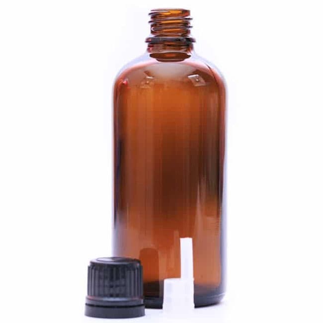 Dụng cụ chứa, sang chiết, bảo quản cần sạch sẽ, không chứa tạp chất