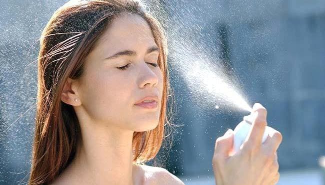 Cần cấp nước cho da ngay khi bị cháy nắng.