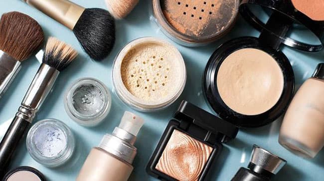 Chất nền trong mỹ phẩm là các nguyên liệu gồm những chất có thể hoà tan nước hoặc hoà tan dầu.