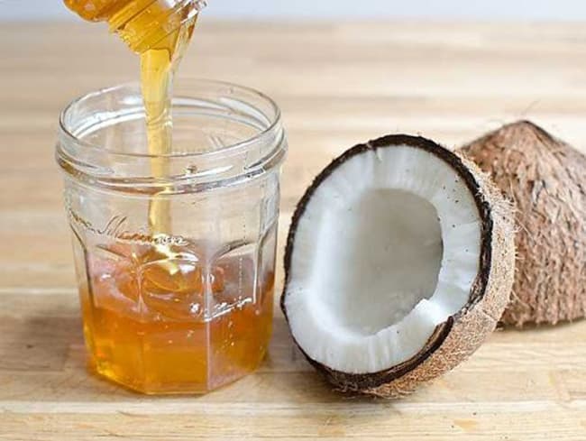 Mặt nạ dầu Dừa dưỡng ẩm cho làn da khô rát