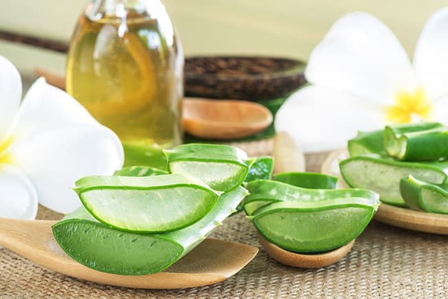 Có thể sử dụng mặt nạ Nha Đam và dầu Dừa làm sáng da hàng ngày