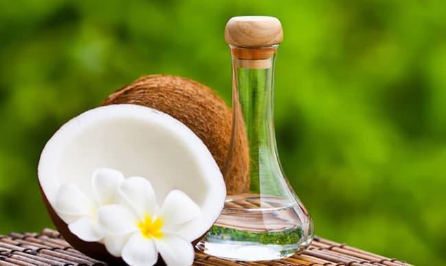 dầu dừa tinh khiết trong làm đẹp