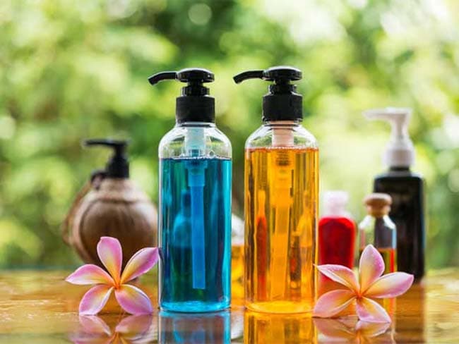 Những dưỡng chất có trong dầu gội đầu an toàn sẽ mang đến một mái tóc bóng mượt khỏe mạnh