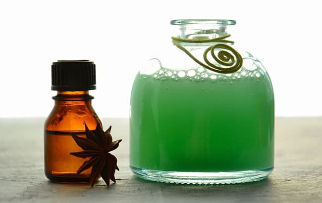 Đối với tóc nhuộm bạn cần tránh các dầu gội có tính chất làm sạch cao.