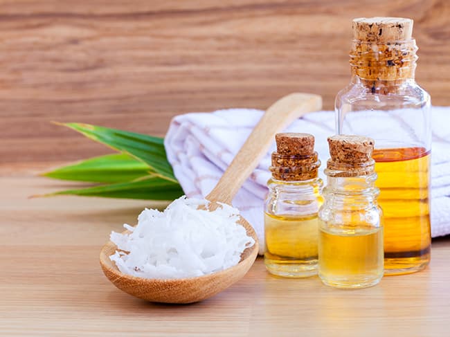 quan sát màu sắc của tinh dầu