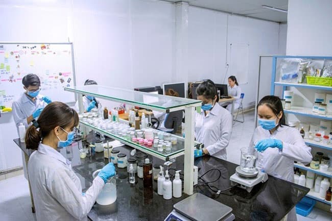 Đội ngũ nhân viên chuyên nghiệp, có chuyên môn cao cũng như có nhiều năm kinh nghiệm trong ngành