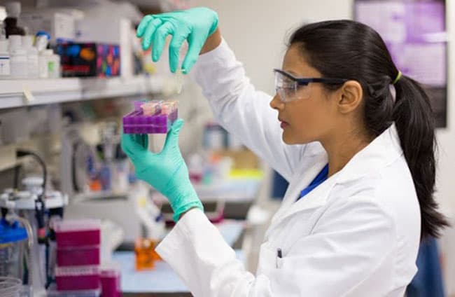 Đội ngũ nghiên cứu của Labcos là những dược sĩ - thạc sĩ - tiến sĩ chuyên môn và kinh nghiệm tư vấn chuyên sâu.
