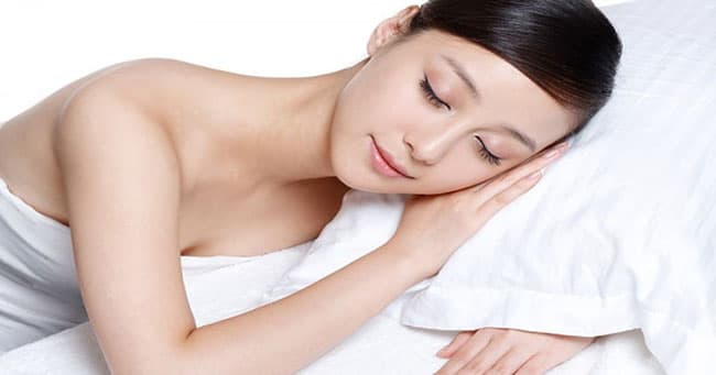 Dưỡng da ban đêm là bước chăm sóc da vô cùng quan trọng