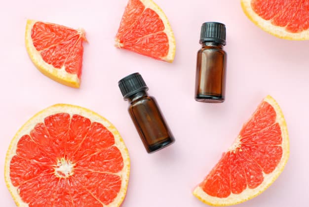 Nguyên liệu chính là tinh dầu vỏ Bưởi 100% nguyên chất