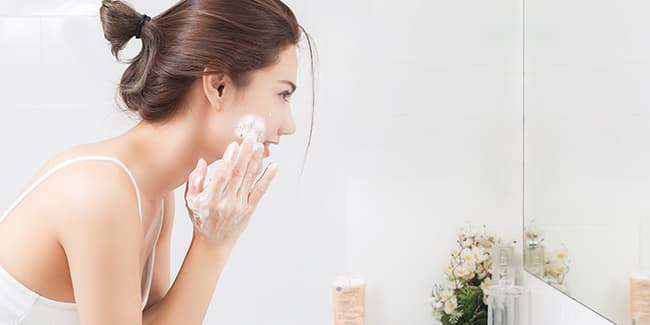 Labcos gia công sữa rửa mặt tràm trà nano nghệ từ các chiết xuất thiên nhiên