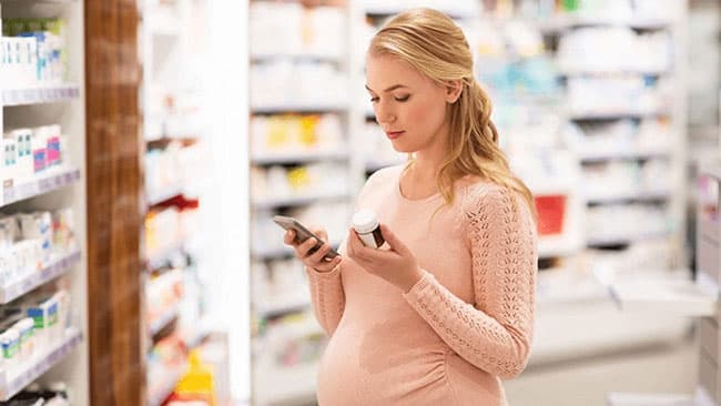 Cần tránh chất bảo quản tổng hợp, chất làm mềm da, chất làm ẩm và chất hoạt động bề mặt trong kem dưỡng thể.