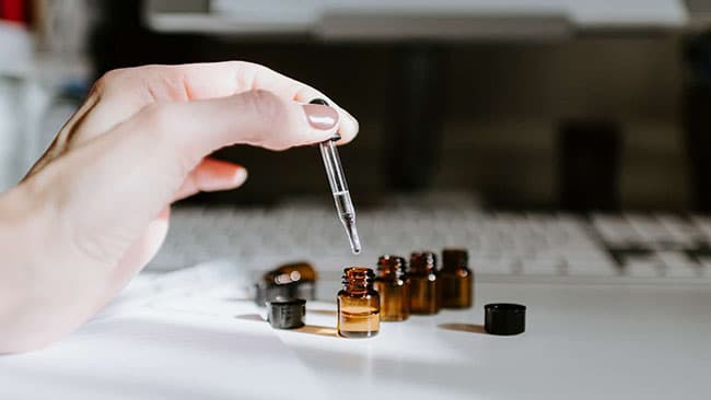 Việc cân đo tinh dầu theo giọt không thể đạt được độ chính xác về trọng lượng.