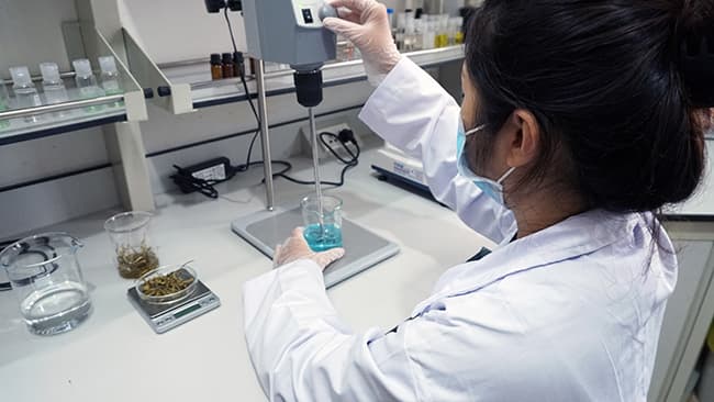 Labcos không ngừng cải tiến các thành phần công thức của mình để trở nên thân thiện hơn người tiêu dùng