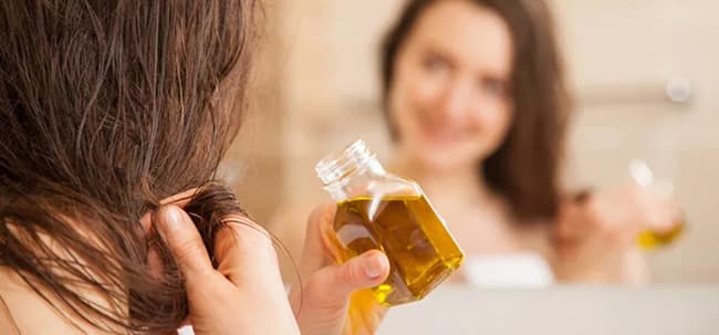 Với đặc tính chống oxy hóa và kháng khuẩn, Mật Ong giúp giữ cho da đầu luôn khỏe mạnh
