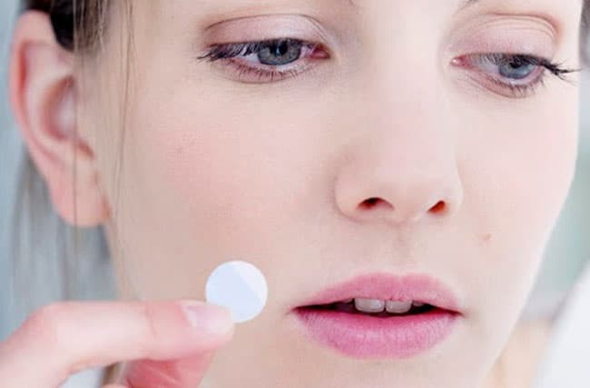 Có thể sử dụng miếng dán mụn bất cứ lúc nào, kể cả trong giờ làm việc hay khi đi học.