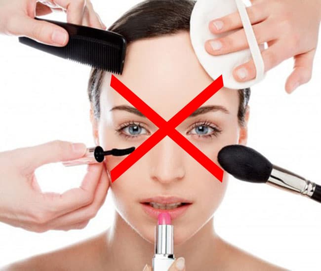 Ngừng sử dụng mỹ phẩm giúp làm giảm mức độ nghiêm trọng về sau.