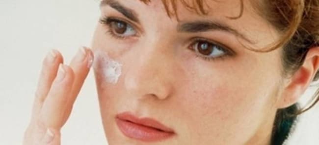 Việc sử dụng các thành phần không phù hợp để làm kem chống nắng có thể sẽ gây ra kích ứng cho da.