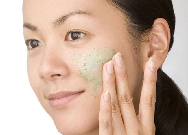Salicylic Acid có khả năng tẩy tế bào chết chuyên sâu, thúc đẩy quá trình tái tạo da