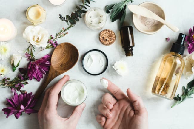 Sử dụng mỹ phẩm sạch giúp bạn tránh các hệ lụy đáng tiếc cho làn da