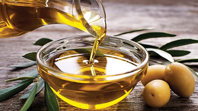 Dầu Olive là một trong những loại dầu tẩy trang handmade được sử dụng rất phổ biến