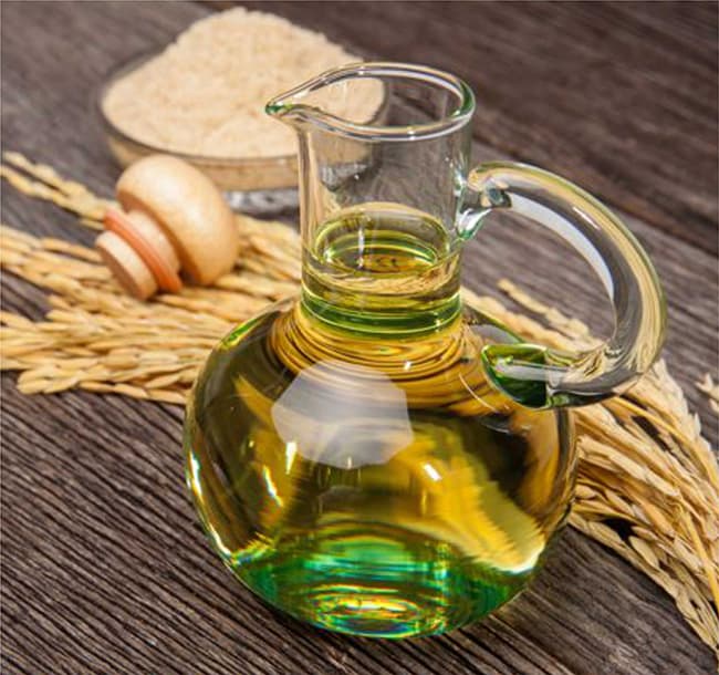 Dầu Cám Gạo cũng có khả năng tẩy trang rất hiệu quả