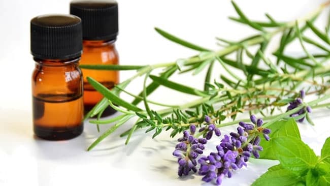 Cần có các chất bảo quản tự nhiên phù hợp, mạnh để đảm bảo độ ổn định và an toàn của sản phẩm
