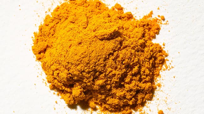 Công thức dưỡng da tự nhiên trị mụn hiệu quả với Nghệ