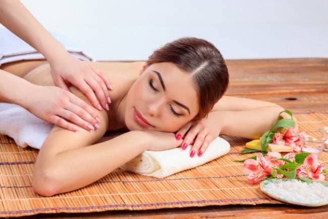 Tinh dầu giúp thư giãn cơ thể