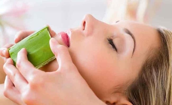 Nha Đam chứa các vitamin nhóm B giúp cải thiện tone da và ngăn ngừa tàn nhang.
