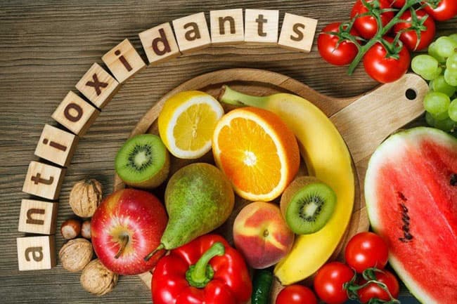 Vitamin C cũng là thành phần lành tính và có thể được thêm vào chu trình dưỡng da của bạn.