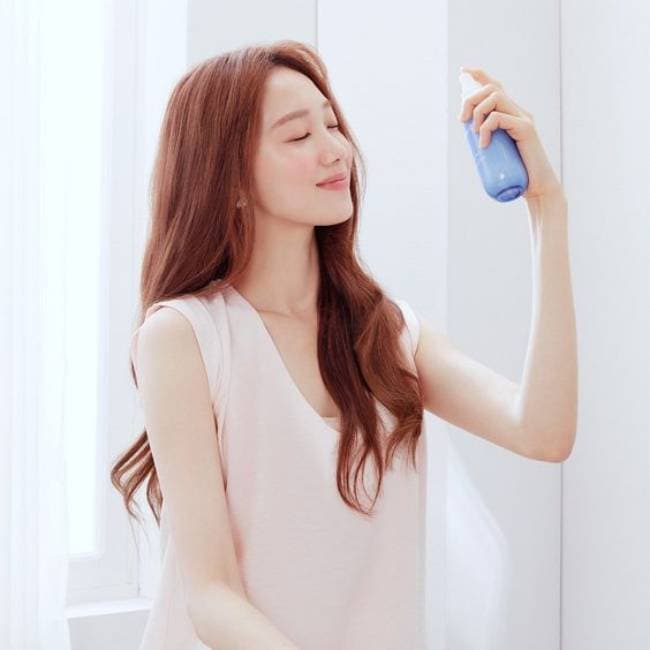 Xịt khoáng cung cấp độ ẩm cho da